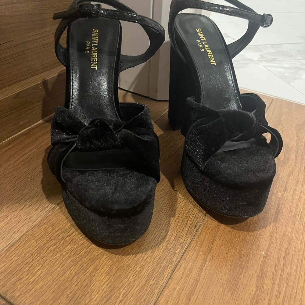 Women's open toe platform Black Velvet Heels